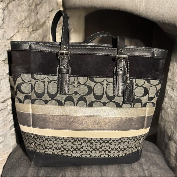 Coach Signature Tote Bag - Picture 1 of 9